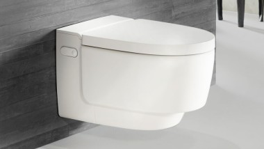 Geberit AquaClean Mera i hvit med Sigma70-fjernkontroll