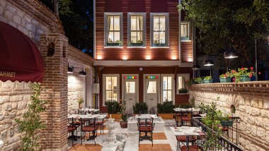 Gårdsplassen til Hotel Turkish House i Istanbul kombinerer strukturelle og dekorative elementer fra forskjellige perioder (© Hotel Turkish House)