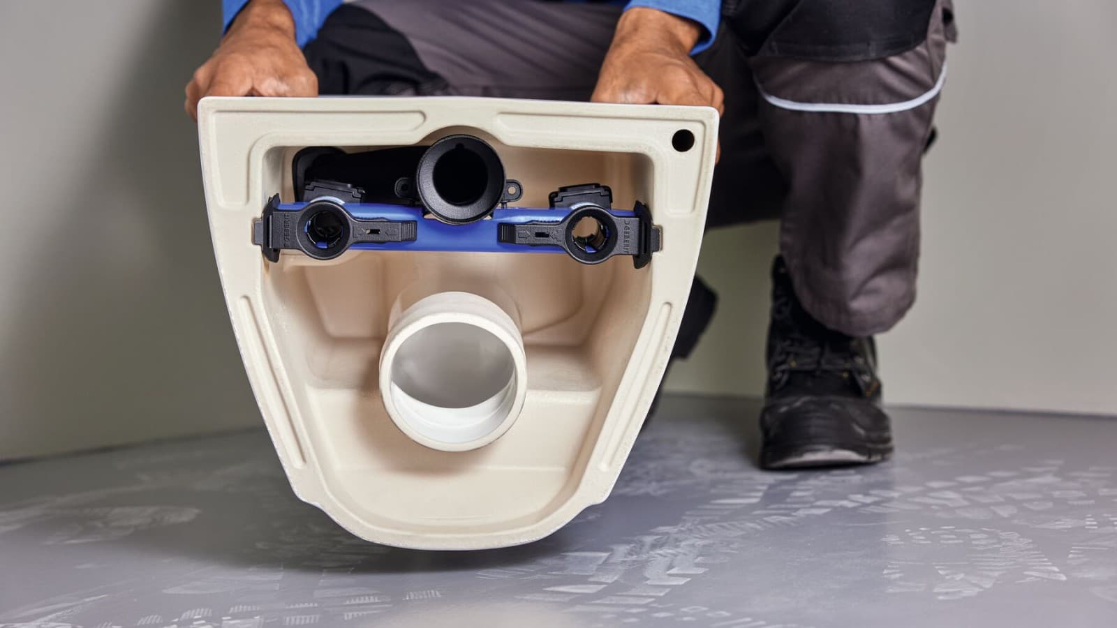 Forhåndsmontert montasjeramme på Acanto vegghengt toalett Forhåndsmontert montasjeramme på Acanto vegghengt toalett