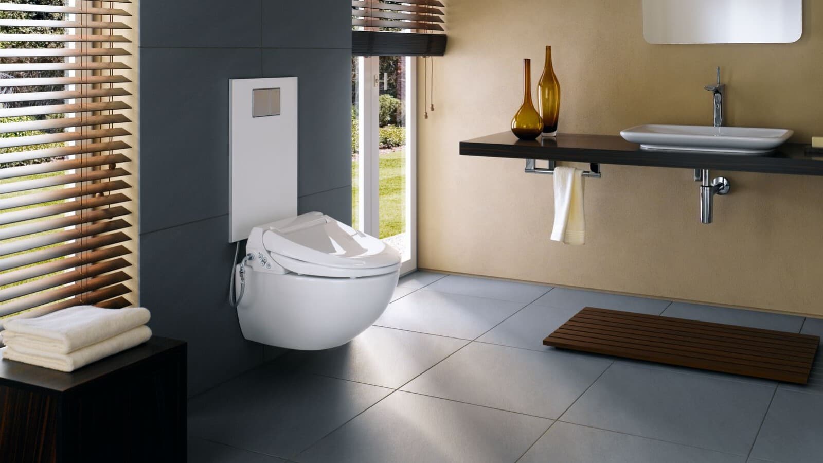 Geberit AquaClean 4000 med designdeksel Geberit AquaClean 4000 med designdeksel