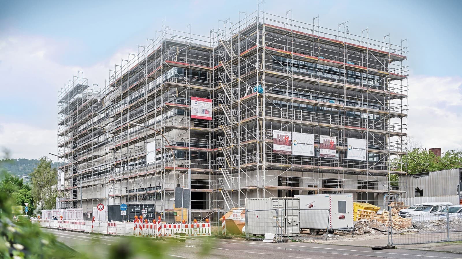 AMFs logistikksenter i Fellbach, Tyskland, under bygging. AMFs logistikksenter i Fellbach, Tyskland, under bygging.