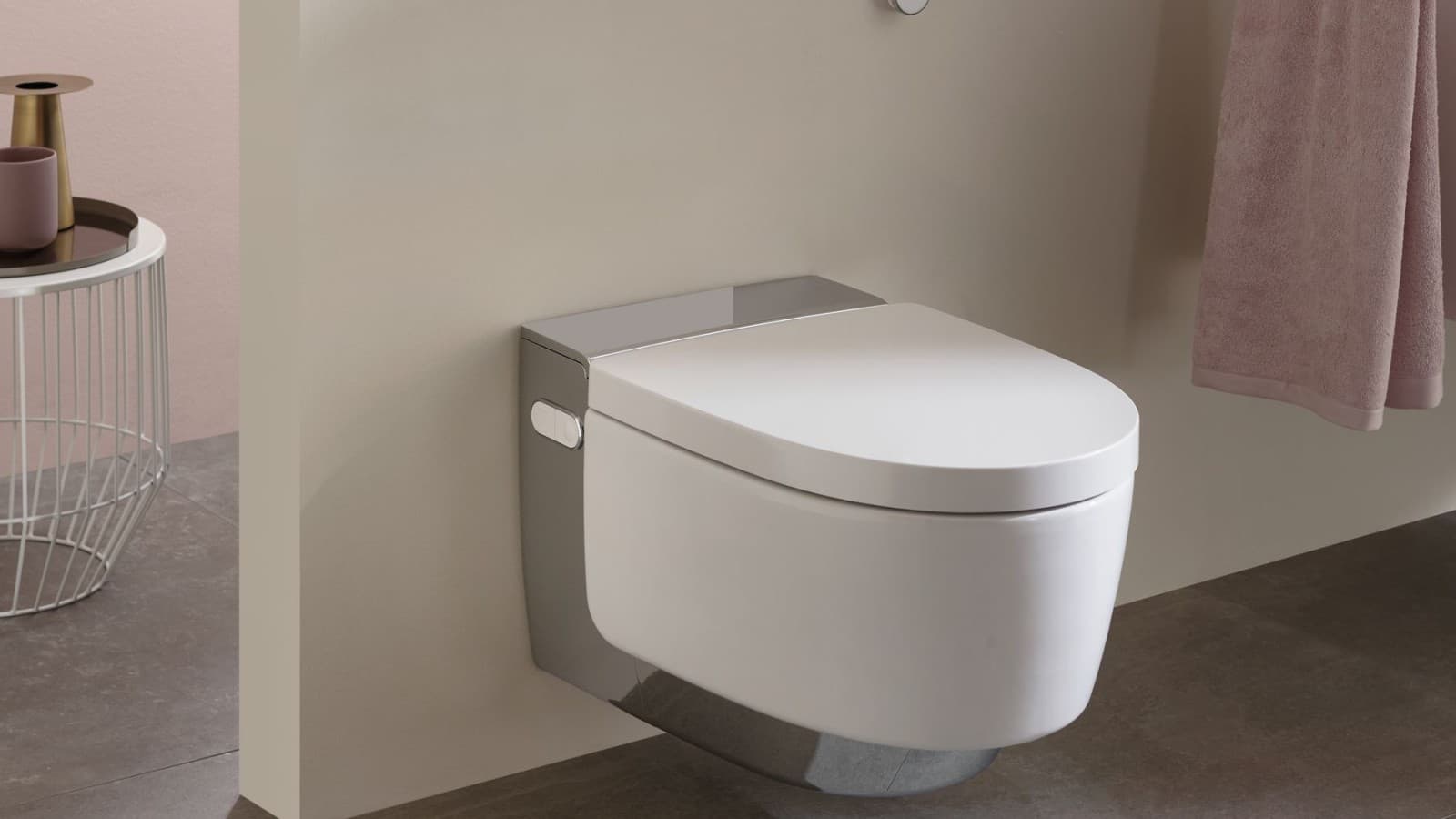Dusjtoalettet Geberit AquaClean Mera Comfort på et lyst bad Dusjtoalettet Geberit AquaClean Mera Comfort på et lyst bad